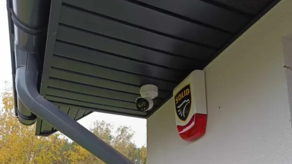 Kamery do monitoringu zamontowane na maszcie