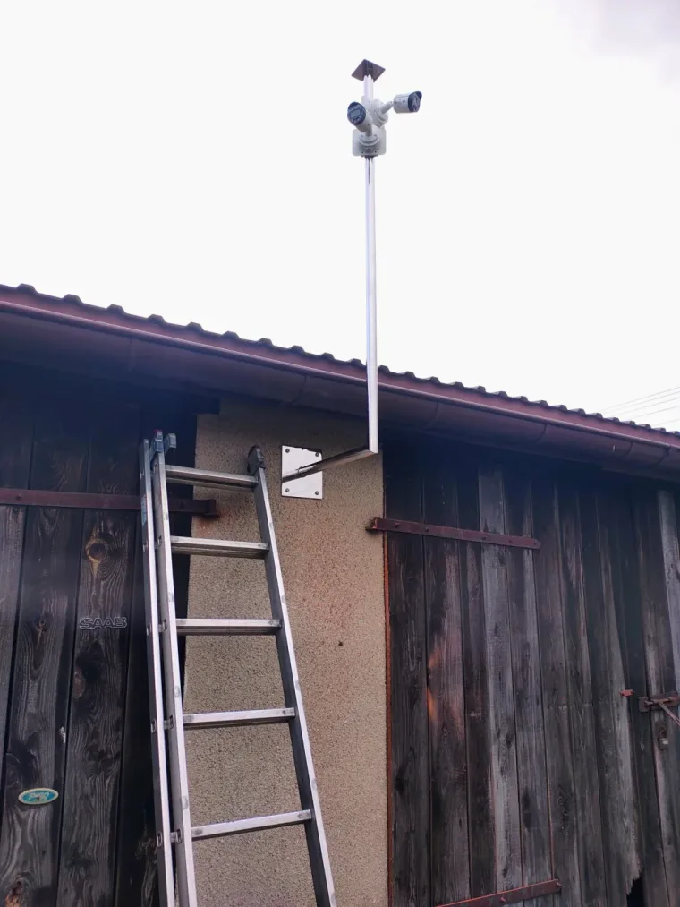 Kamery z analizą AI na elewacji, Lipsk, ul. Saperów