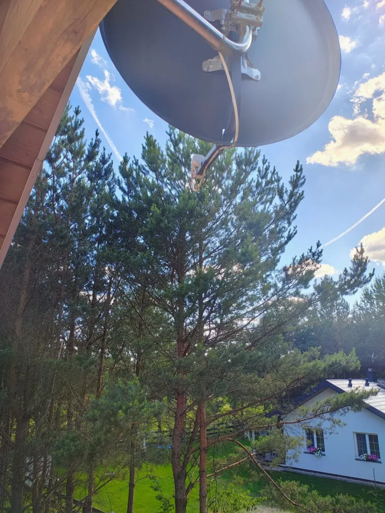 Montaż anteny satelitarnej i powieszenie telewizorów, Suwałki, ul. Przemysłowa